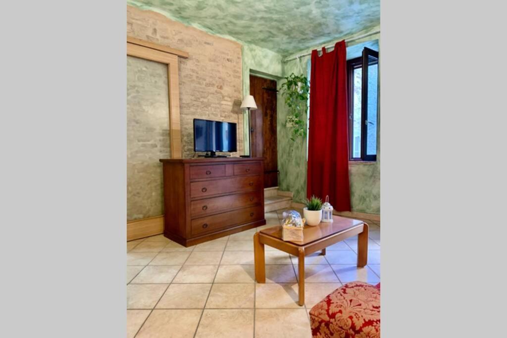 La Grotta - Casa Con Grotta Sotterranea Apartment Monterubbiano Exterior photo